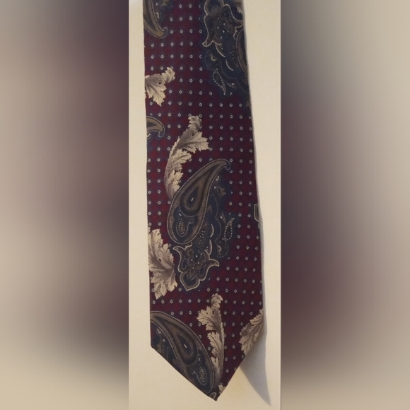 Van Heusen 417 Tie Multicolor Classic Paisley Pattern Tie, Silk, Made In USA EUC - Picture 1 of 4